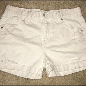 White Denim Boyfriend Midi Shorts size 4/27